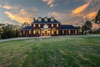 104 Woodcliff Rd, Springdale, AR 72764