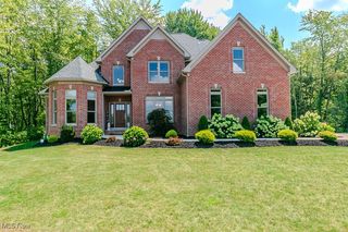 8675 Auburn Rd, Chardon, OH 44024
