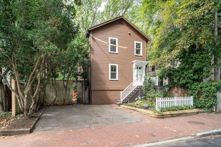 11 Sparks St #0, Cambridge, MA 02138