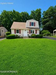 54 Longwood Dr, Hamilton, NJ 08620