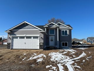 380 18th Street Ct NW, Sauk Rapids, MN 56379