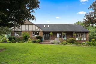 12 Craig Rd, Neshanic Station, NJ 08853