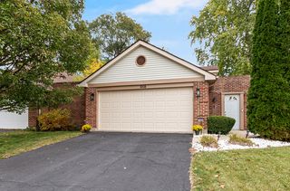 1008 Pheasant Run Ln, Aurora, IL 60504