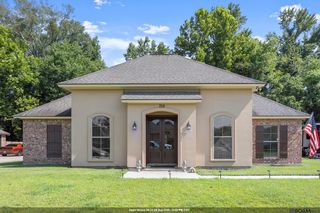 722 E  Oak Haven St, Gonzales, LA 70737