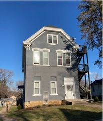 1122 Center Pl #7, Dubuque, IA 52001