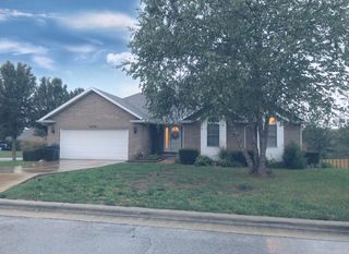 2701 N  30th St, Ozark, MO 65721