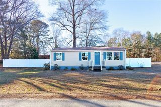 1010 Riverside Dr, Lanexa, VA 23089