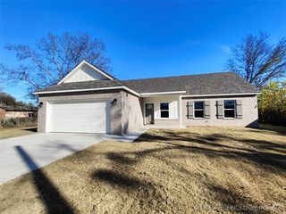 308 N  Shawnee St, Catoosa, OK 74015