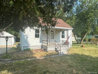 21604 Sunset Ave, Warren, MI 48091