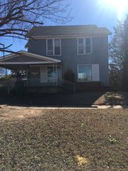 112 W  Iowa St, Walters, OK 73572