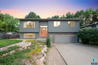 5008 W  49th St, Sioux Falls, SD 57106