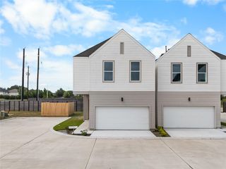4014 Buffalo Moon Dr, Houston, TX 77045