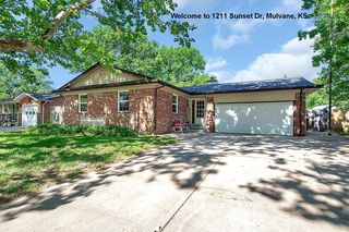 1211 Sunset Dr, Mulvane, KS 67110