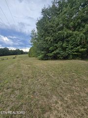 Eli Ln, Oneida, TN 37841
