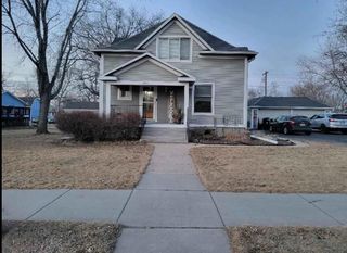 405 E  Main St, Parkston, SD 57366