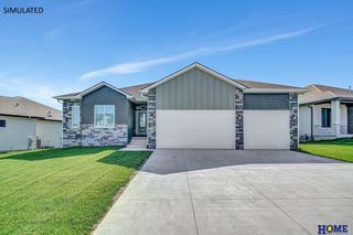 8006 Ephraem Ln, Lincoln, NE 68516
