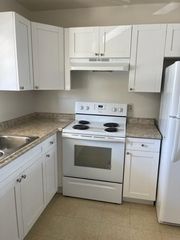 246 Cypress Ln #2B-1Ba-850Sqft, Lake Worth, FL 33461