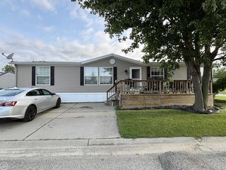 6041 Delaware Dr, Burtchville, MI 48059