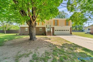 1407 Longbrook Dr NE, Cullman, AL 35055