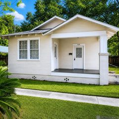506 Saint Charles St, Donaldsonville, LA 70346
