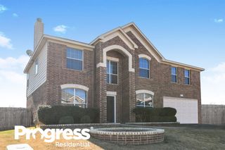521 Roundrock Ln, Fort Worth, TX 76140