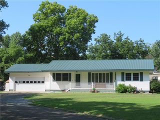 722 W  3rd Ave, Garnett, KS 66032
