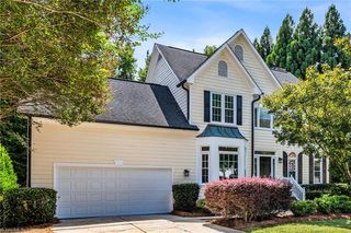 513 Willowview Dr, Greensboro, NC 27455