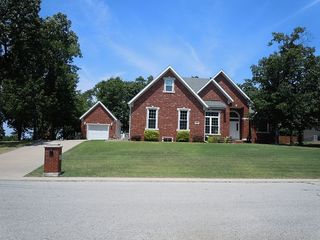 410 Lakeview Ln, Carl Junction, MO 64834