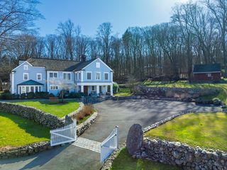 498 Valley Rd, New Canaan, CT 06840