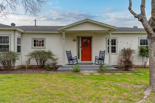 510 S  Olive St, Fredericksburg, TX 78624