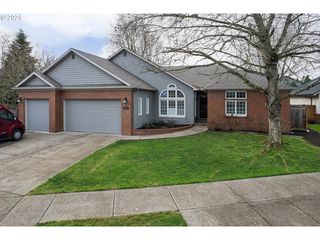 2890 Arrowhead St, Eugene, OR 97404
