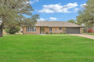 204 Cardinal Cir S, Altus, OK 73521