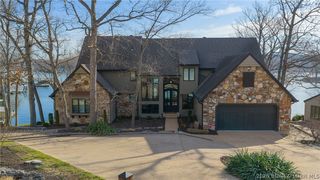 135 Cascade Ct, Four Seasons, MO 65049