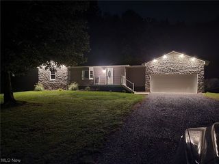 5813 Watson Rd, Hubbard, OH 44425