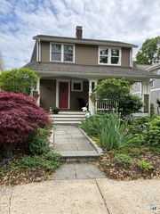 8 Roland Avenue, Norwalk, CT 06855