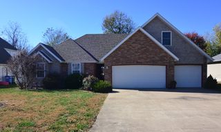 805 S  Saratoga St, Willard, MO 65781