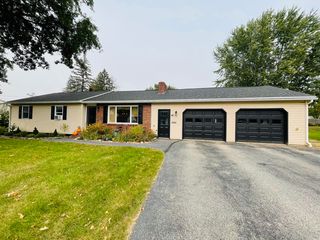48 Sunset Strip, Brewer, ME 04412