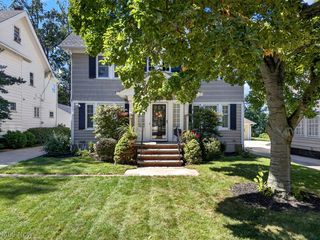 1076 Wilbert Rd, Lakewood, OH 44107