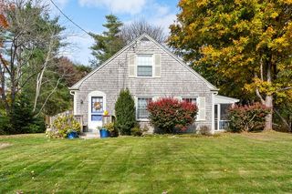 5 Captains Ln, Mattapoisett, MA 02739