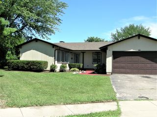 1514 Shepard Cir, Elk Grove Village, IL 60007