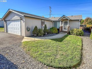 121 Matthew Lee Ct, Roseburg, OR 97471