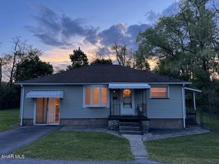 3935 Oak Ave, Altoona, PA 16601