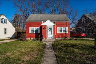 32 Parkside Ct, Buffalo, NY 14214