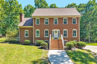 1432 Oakwood Knolls Dr, Bedford, VA 24523