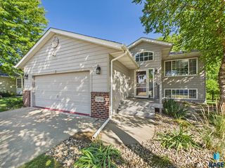 7016 W  50th St, Sioux Falls, SD 57106