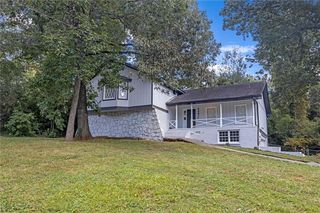 4447 Lake Breeze Dr, Stone Mountain, GA 30083