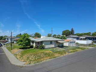 1529 E  Walton Ave, Spokane, WA 99207