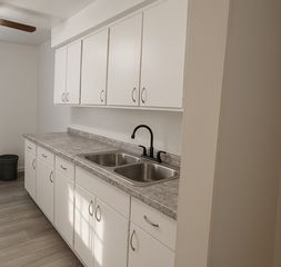 6036 Huron St, Taylor, MI 48180