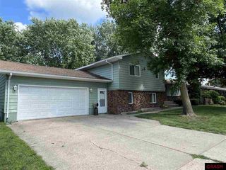 1140 9th St N, Saint James, MN 56081