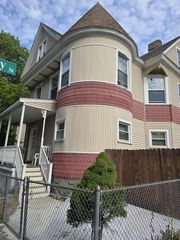 26 John St #2, Worcester, MA 01609
